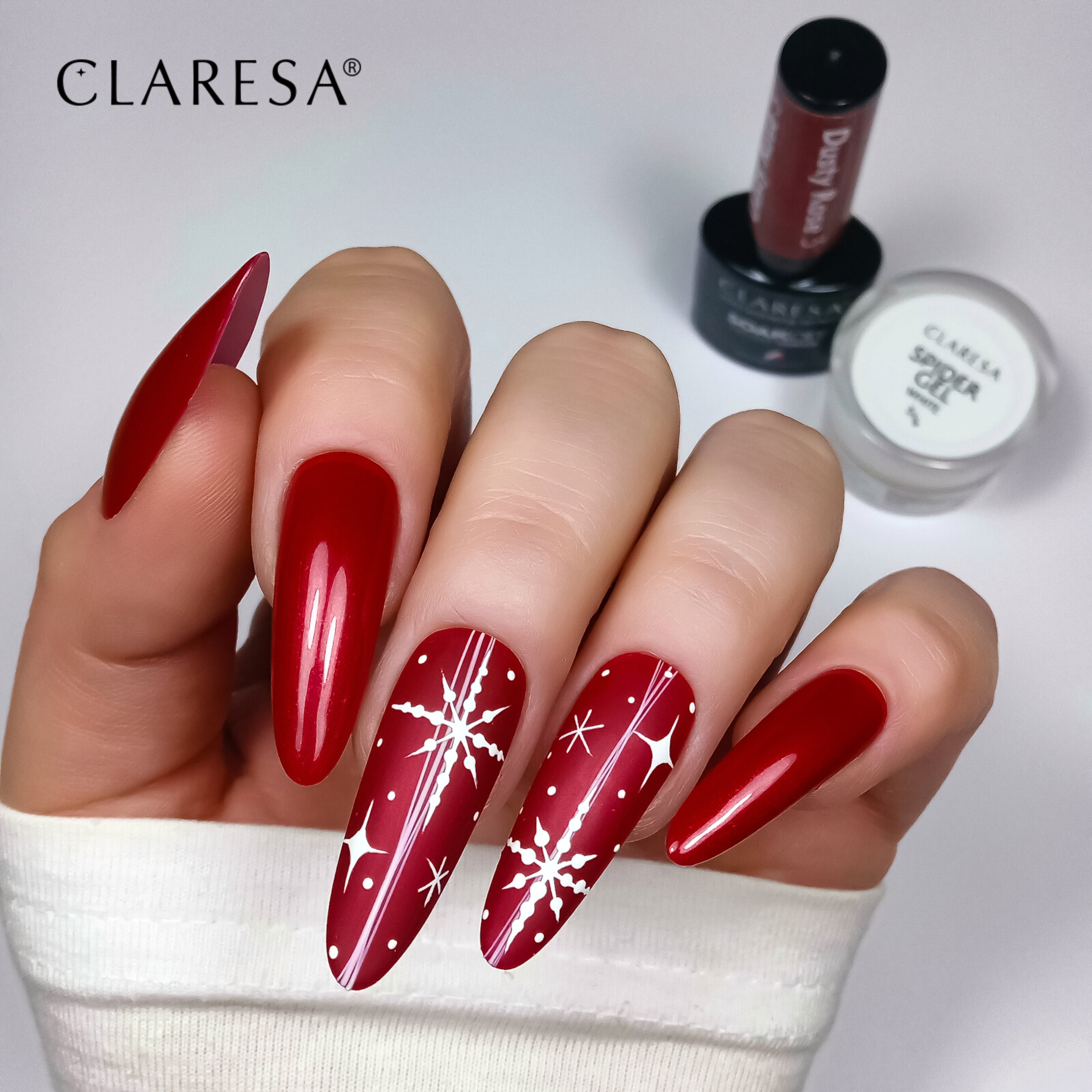 5 red Christmas nails